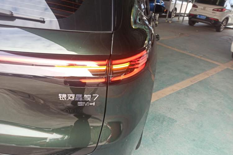 Used Geely Galaxy Galaxy Xingjian 7 EM-i 2025 120km Flagship Edition
