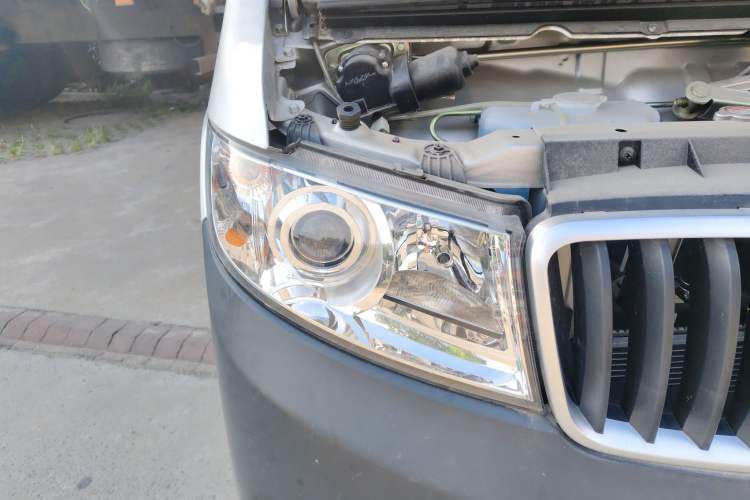 Used Jinbei Hiace X30 2021 1.5L Wealthy Single-Steaming Air-Conditioned Version Bus China VI Standard SWC15M
