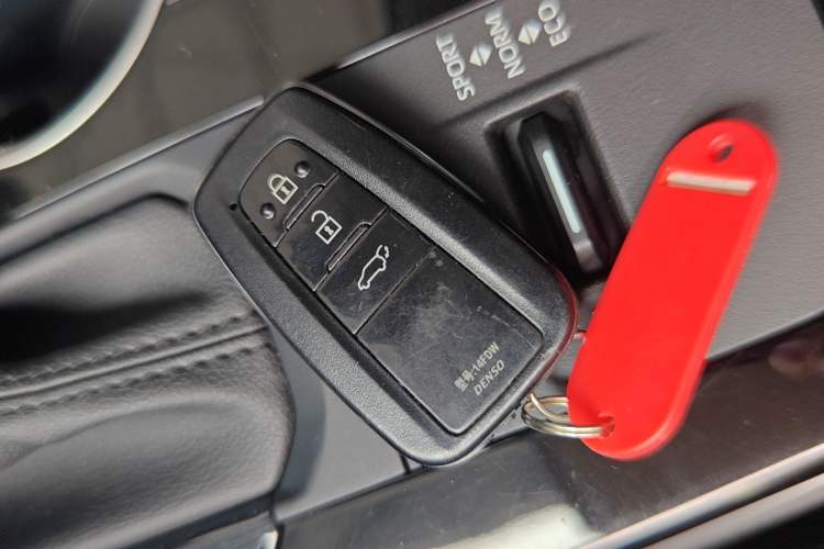 Used Toyota Highlander 2022 Dual-Engine 2.5L Four-Wheel Drive Prestige Version 7 Seats