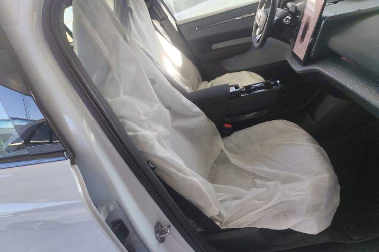 Used Volvo EX30 2025 Rear-Drive Long-Range Version Ultra