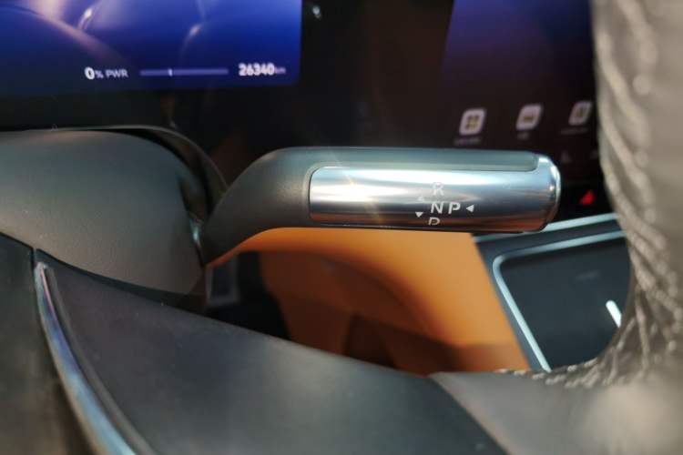 Used Hima AITO M8 2025 Extended-Range Max+ Version 53.4 kWh 6-Seater Edition
