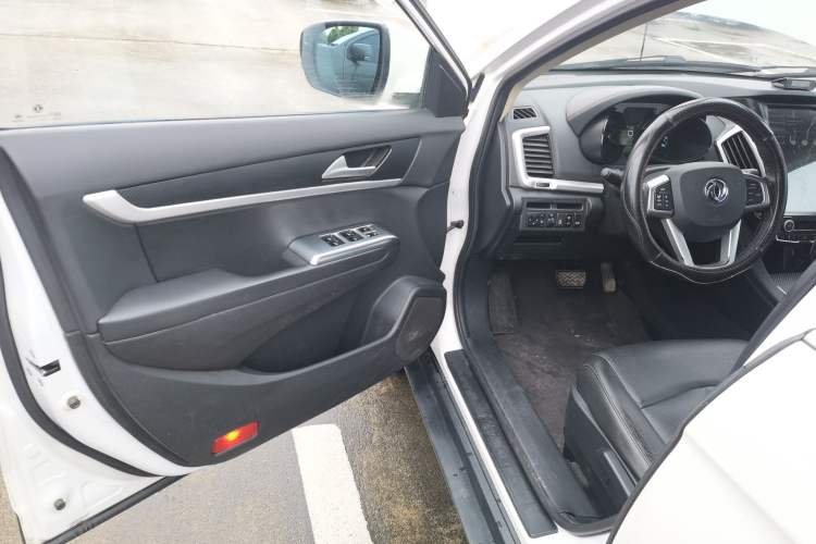 Used Dongfeng Aeolus AX7 2015 2.0L Automatic Zhiyi Trim
