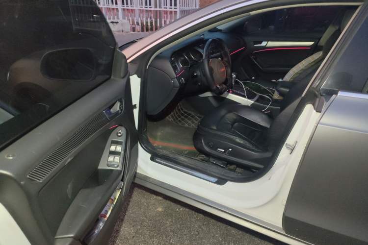 Used Audi A5 2013 Sportback 40 TFSI Driver Seat