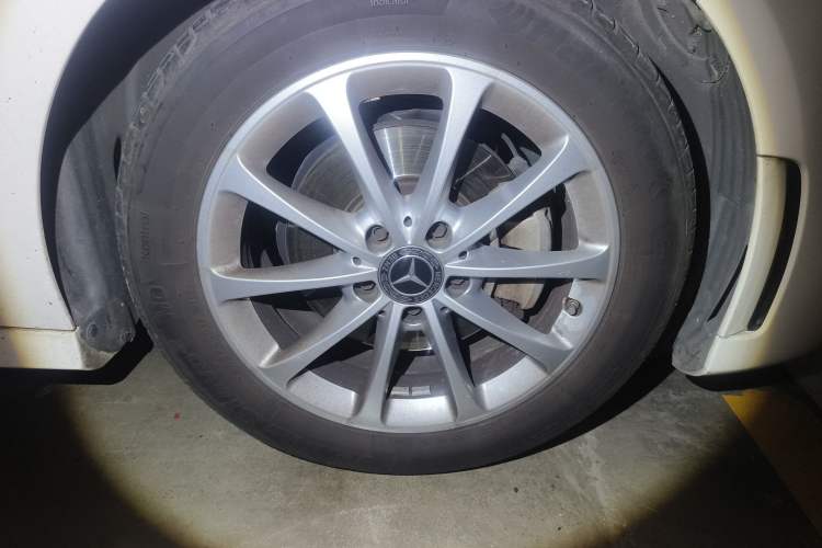 Used Mercedes-Benz A-Class 2021 A 200 L Sport Sedan Dynamic Model Right Front Wheel Hub