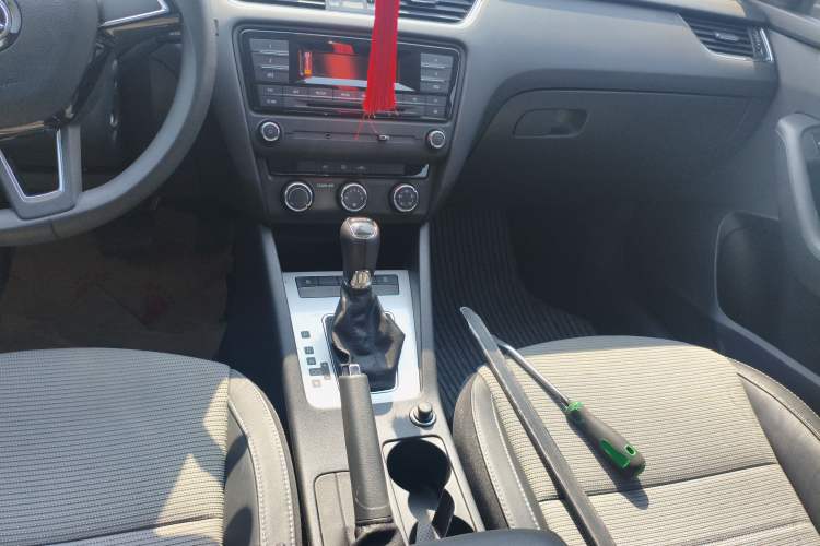 Used Skoda Octavia 2017 1.6L Automatic Chuanxing Edition
