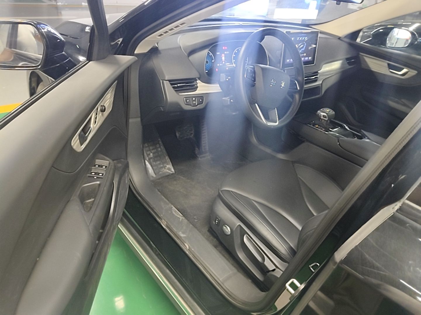 Hongqi E-QM5 2024 500km Range Edition — снимка 18