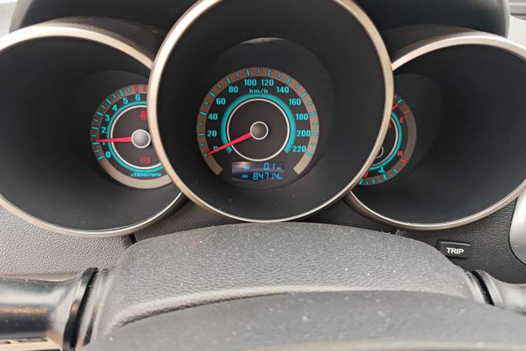 Used CHANGAN Eado 2012 1.6L Manual Luxury Model China IV Standard
