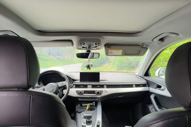 Used Audi A4L 2018 30th Anniversary Edition 40 TFSI Fashion Model Headliner