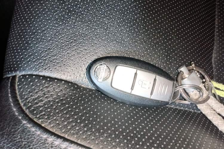 Used Nissan X-Trail 2017 2.0L CVT Comfort Edition 2WD Vehicle Key