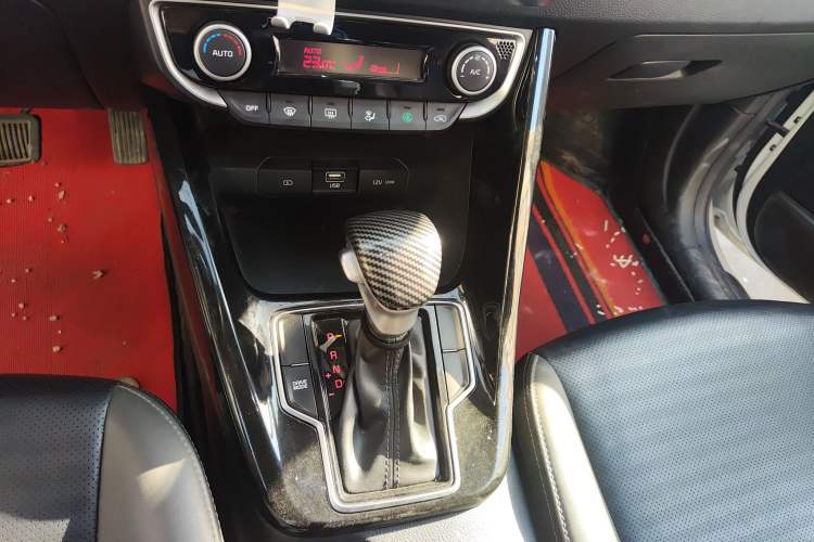 Used Kia Sportage R 2019 2.0L Automatic Smart Luxury Edition Gear Lever