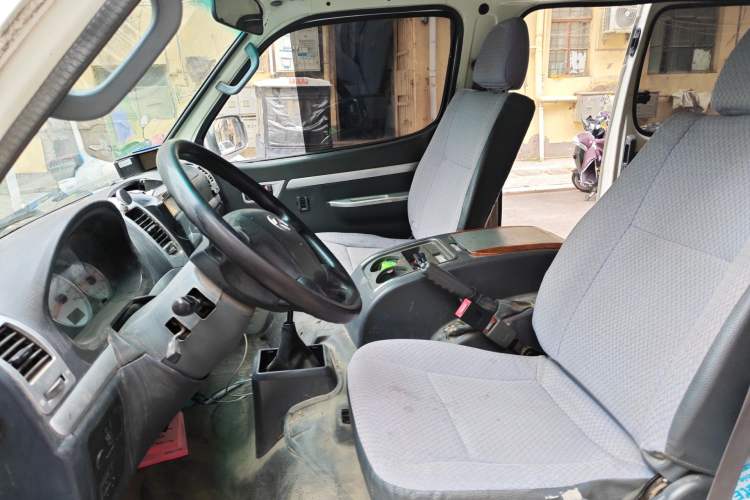 Used King Long Golden Way 2016 2.0L Value-Plus Edition 4G20
