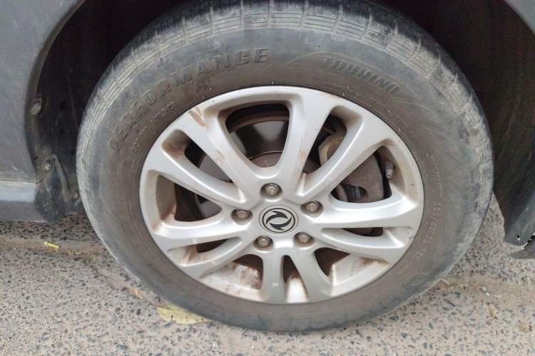 Used Dongfeng Fengon 360 2015 1.5L Manual Comfort II 7-Seater
