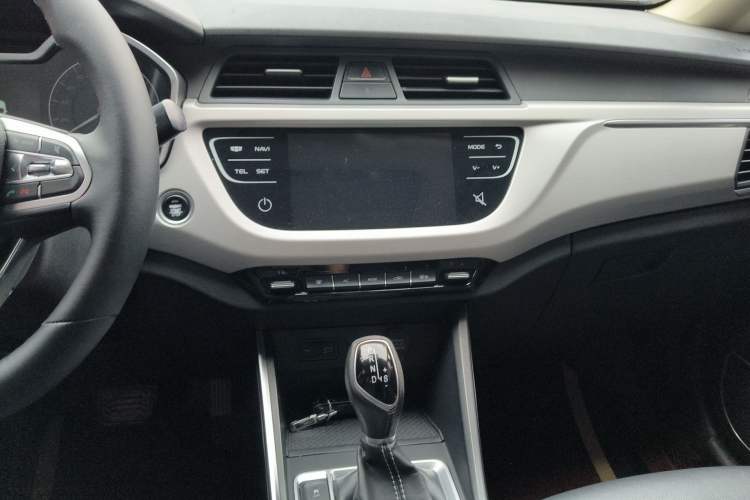 Used Geely Auto Vision X3 2019 Upgraded Model 1.5L CVT Prestige Version