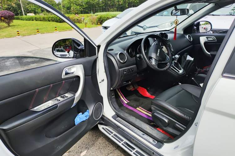 Used Haval H6 2016 Upgraded Model 1.5T Automatic Two-Wheel Drive Elite Version Driver Seat