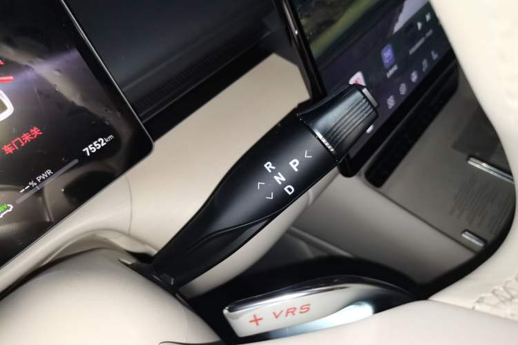 Used VOYAH Lantu Chiguang L 2026 Four-Wheel-Drive Ultra
