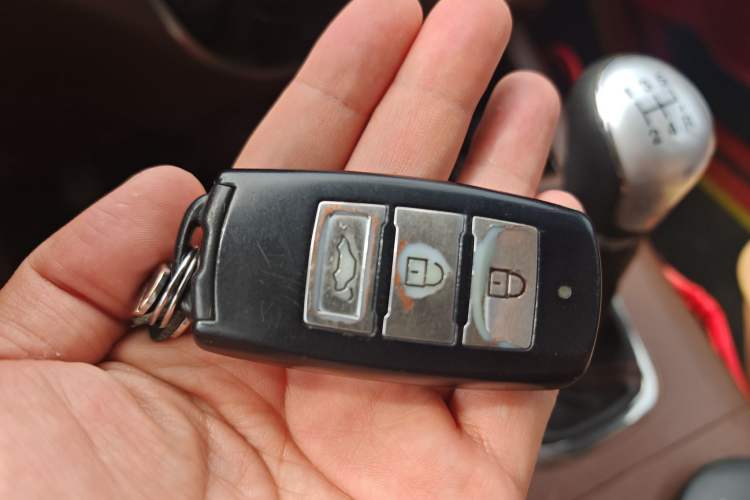 Used FORTHING Joyear X5 2016 1.6L Manual Luxury Model Vehicle Key