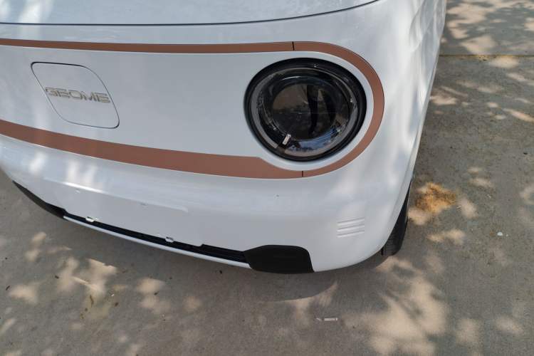 Used Geely Galaxy Panda 2024 Panda Mini 200km Endurance Bear Left Front Headlight