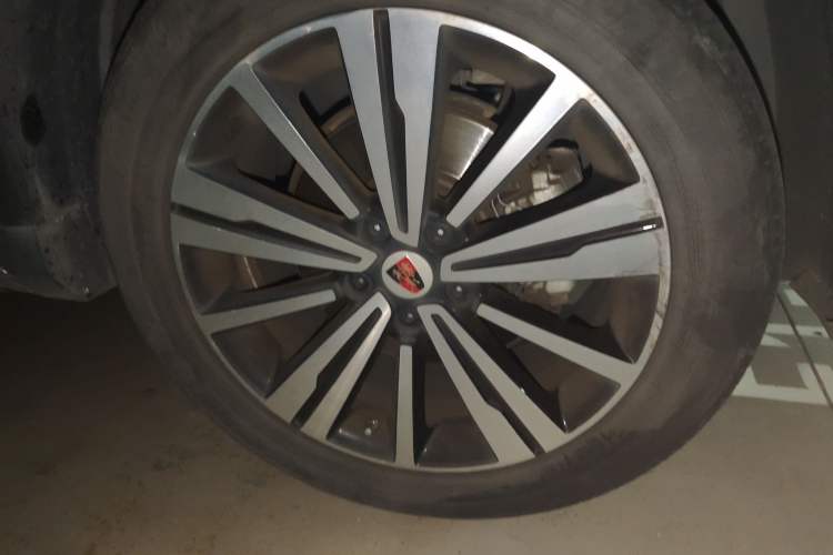 Used Roewe RX5 New Energy 2017 eRX5 50T Hybrid Connected Prestige Flagship Edition Right Front Wheel Hub