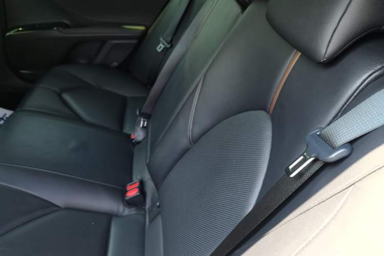 Used Toyota Camry 2018 2.0G Luxury Edition
