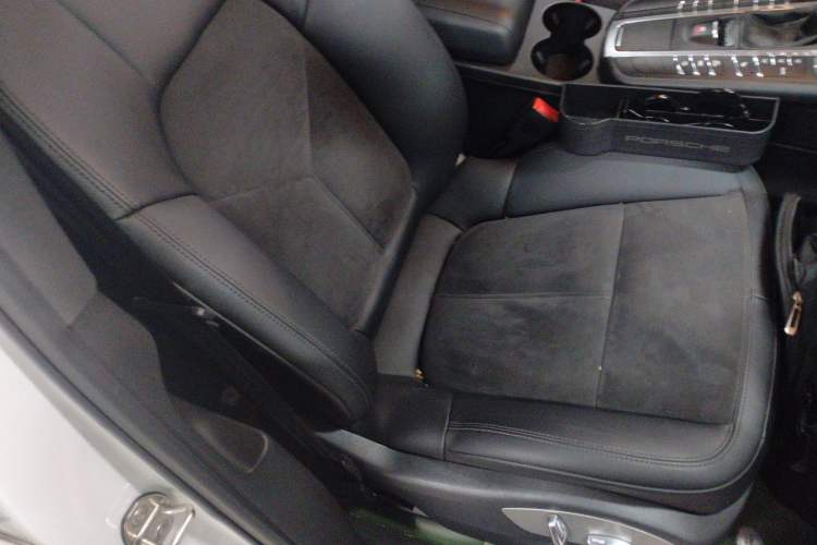 Used Porsche Macan 2017 Macan 2.0T Right Front Seat