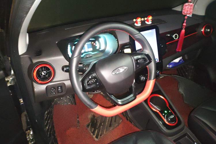 Used Chery QQ Little Ant 2022 Restyled Version Sweet Pink Edition Low-Sugar Version Lithium Iron Phosphate Battery 30.7 kWh 30 kW 301 km
