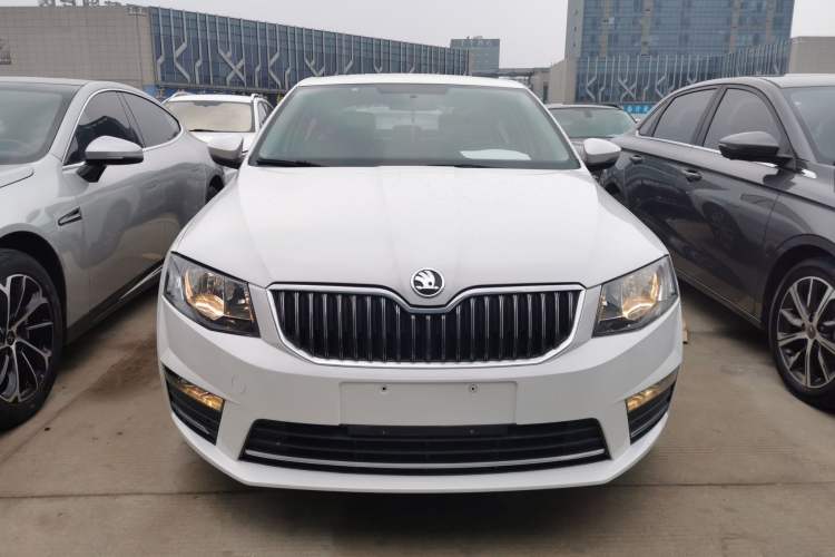 Used Skoda Octavia 2017 1.6L Automatic Chuanxing Edition
