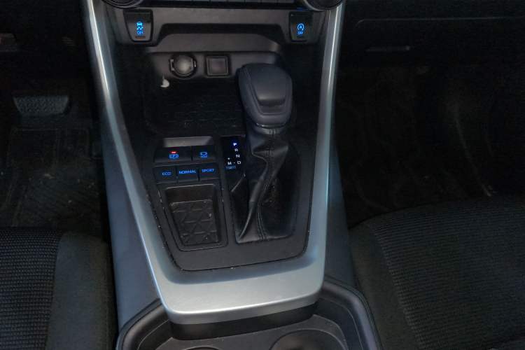 Used Toyota RAV4 2022 2.0L CVT Two-Wheel Drive Urban Edition
