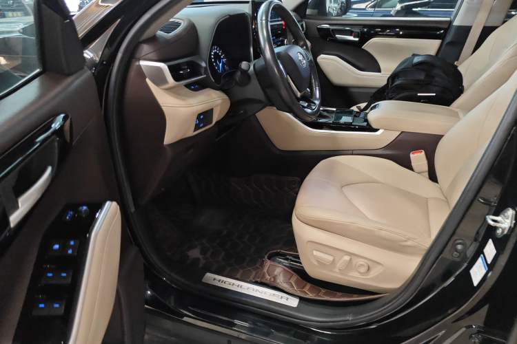 Used Toyota Highlander 2022 Dual-Engine 2.5L Four-Wheel Drive Prestige Version 7 Seats Driver Seat