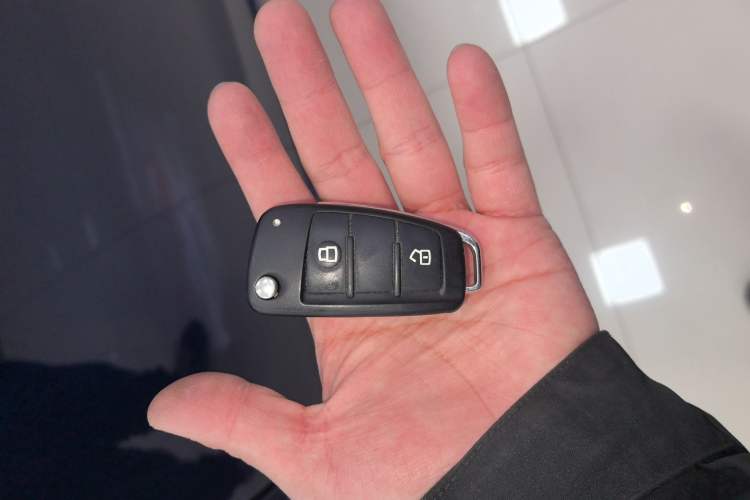 Used Isuzu JLM 2023 2.5T Diesel Manual Two-Wheel Drive Chima Long-Wheelbase Version
