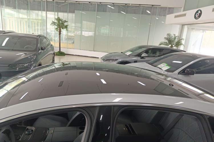 Used Geely Galaxy E8 2025 700 km Long-Range Intelligent Driving Version