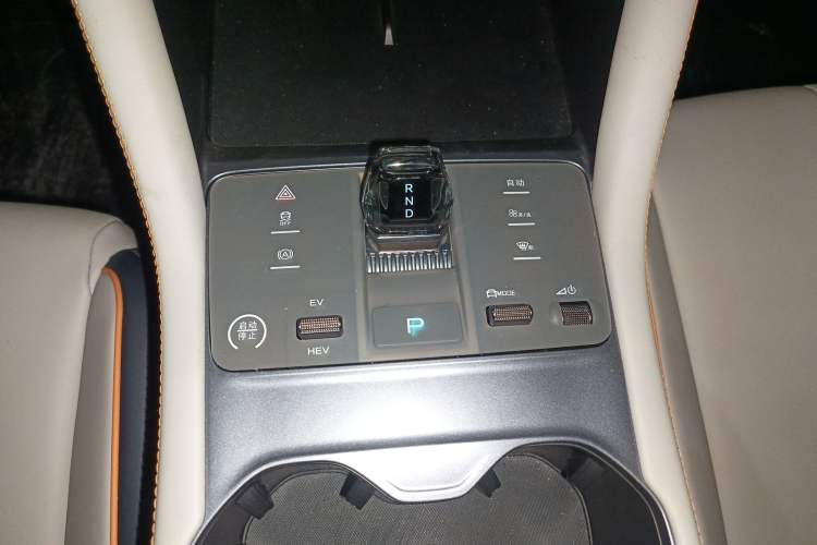 Used BYD Song PLUS New Energy 2024 HONOR Edition DM-i 71km Luxury Model
