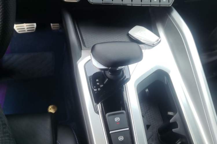 Used Geely Auto Preface 2024 2.0TD Qingyun Edition Gear Lever