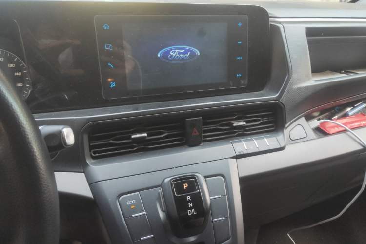 Used Ford Transit 2023 2.0T Diesel Automatic Multi-Function Commercial Vehicle Short Wheelbase Low Roof 5/6 Seats
