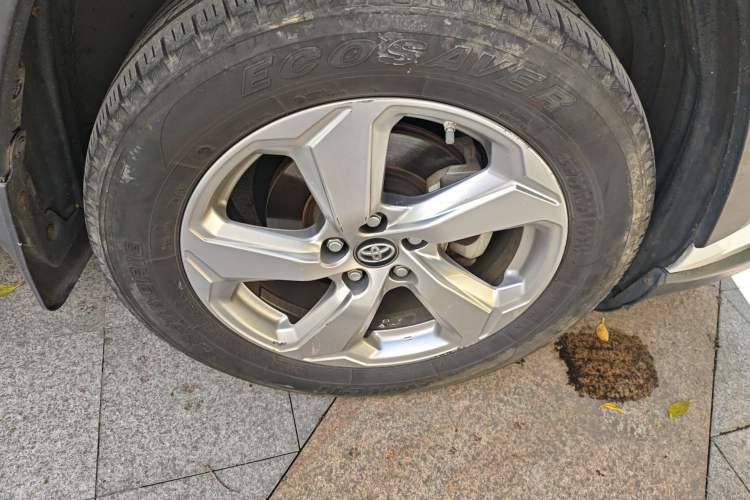 Used Toyota RAV4 2020 2.0L CVT Two-Wheel Drive Fashion Edition Right Front Wheel Hub