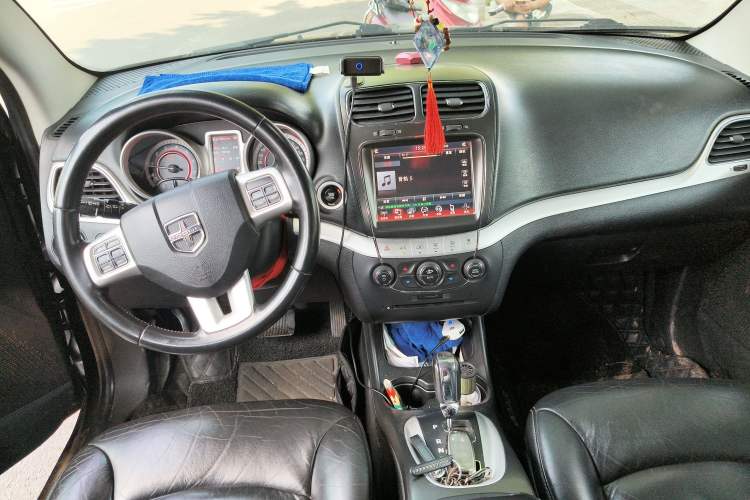 Used Dodge Journey 2013 2.4L Two-Wheel Drive Luxury Version
