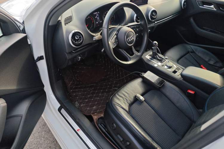 Used Audi A3 2020 Limousine 35 TFSI Fashion Edition China VI Emission Standard Driver Seat
