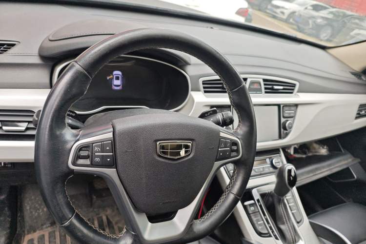 Used Geely Auto Emgrand X7 Sport 2018 1.8TD Automatic Two-Wheel Drive Smart Connect 4G Internet Edition Steering Wheel