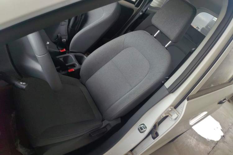 Used Wuling Hongguang New Energy 2024 All-Electric Model 300KM Standard Version Left Front Seat