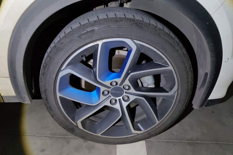 Used Lynk & Co 05 2020 2.0TD Two-Wheel Drive Shine Halo
