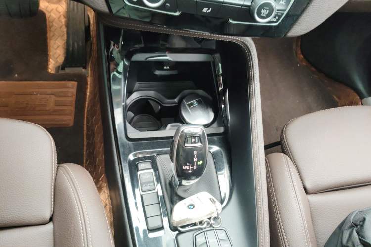 Used BMW X1 2020 sDrive20Li Premium Edition Gear Lever