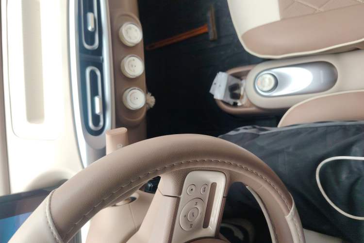 Used Wuling Hongguang MINIEV 2025 Four-Door Version Advanced Edition
