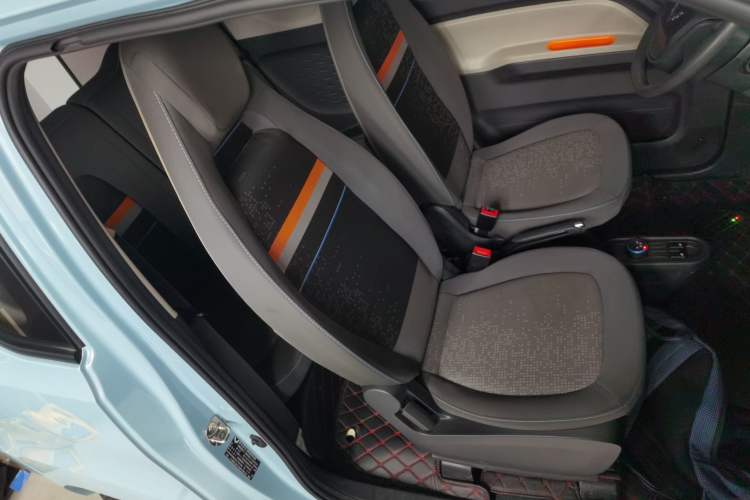 Used Wuling Hongguang MINIEV 2020 Enjoyment Model Lithium Iron Phosphate Right Front Seat