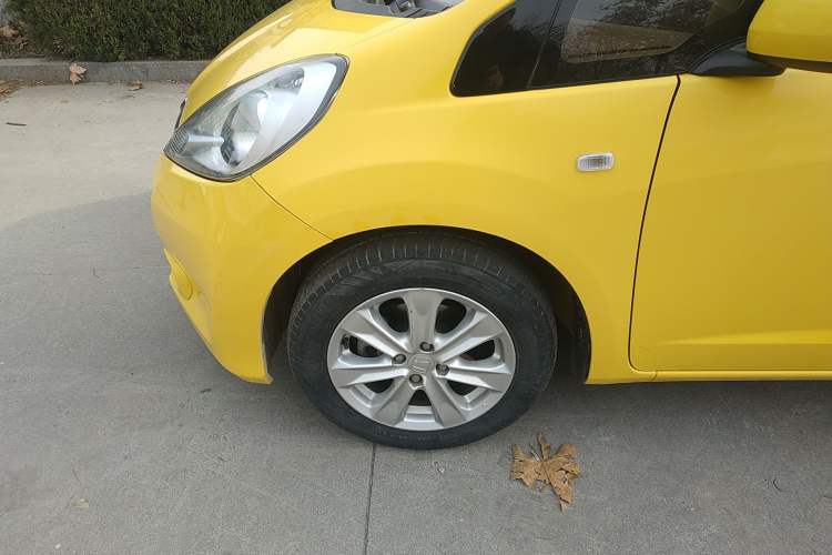 Used Honda Fit 2011 1.5L manual luxury version