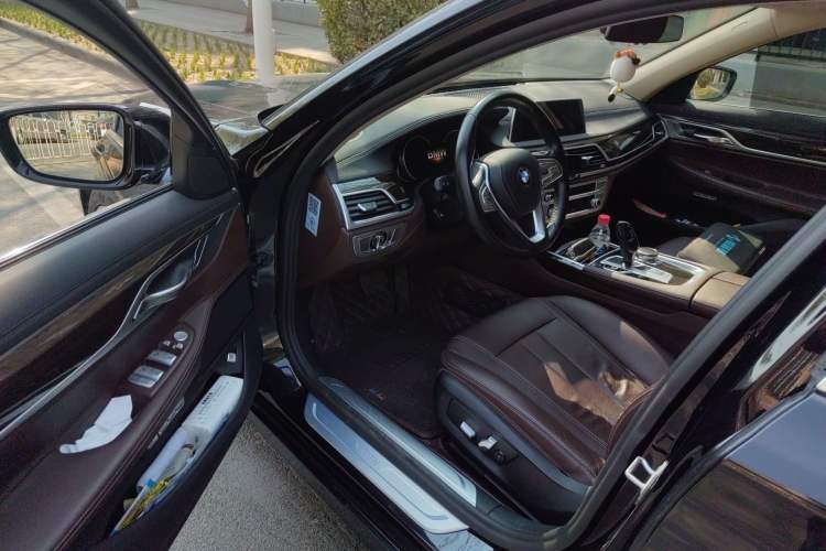 Used BMW 7 Series 2018 730Li Leading Model Excellence Package
