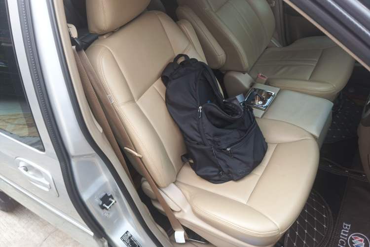 Used Buick GL8 2014 2.4L Classic Edition Right Front Seat