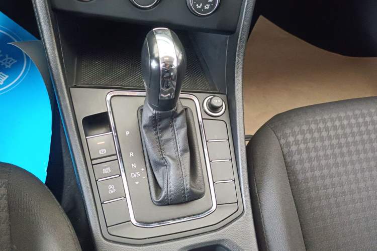 Used Volkswagen Bora 2021 1.5L Automatic Fashionable Smart Connectivity Version Gear Lever