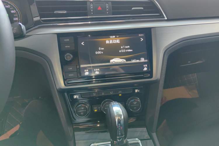 Used Volkswagen Lamando 2019 280TSI DSG Comfort Edition China V Standard Audio And AC Panel