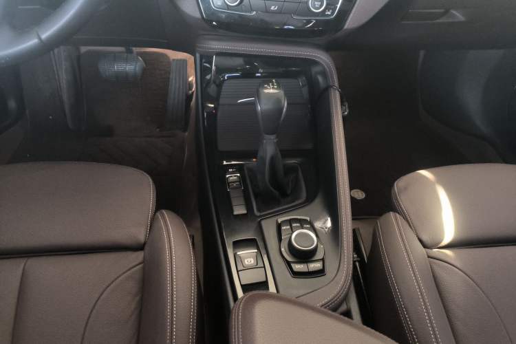 Used BMW X1 2018 sDrive18Li Luxury Model Gear Lever