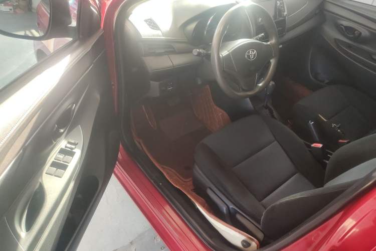 Used Toyota YARiS L Zhi Xuan 2014 1.3E Automatic Charm Edition
