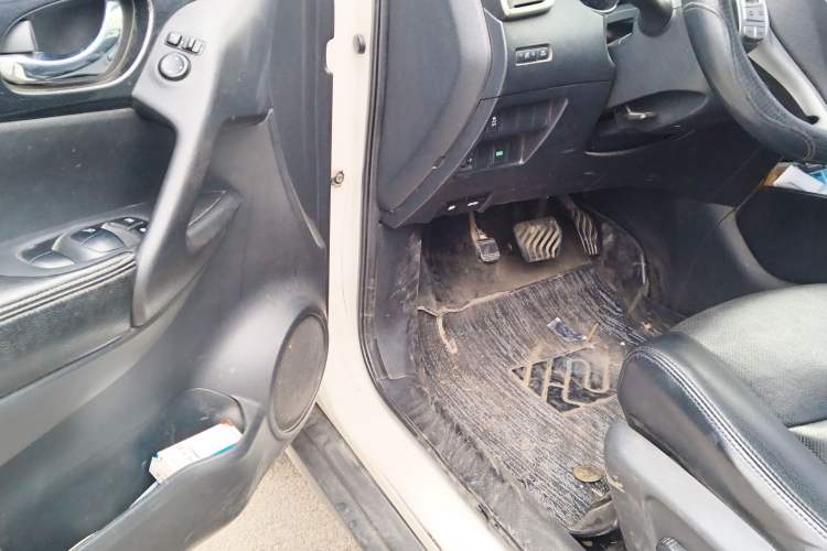 Used Nissan X-Trail 2014 2.5L CVT Leading Edition 4WD